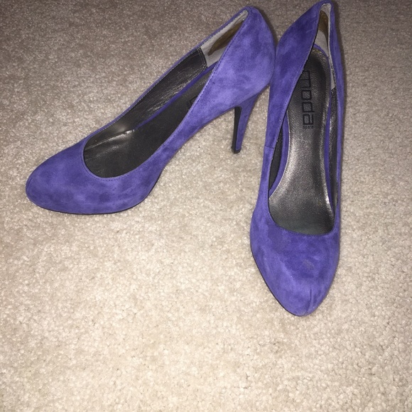 HEELS- women’s pump- blue suede- great condition - Picture 2 of 5